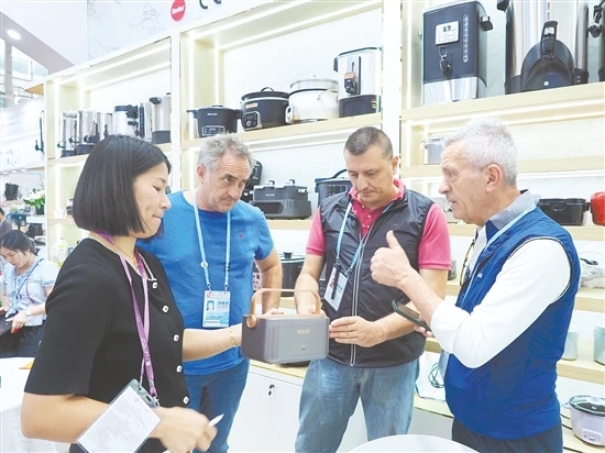 科技引領(lǐng) “上新”圈粉！“蓬江制造”在廣交會上展現(xiàn)硬核實(shí)力